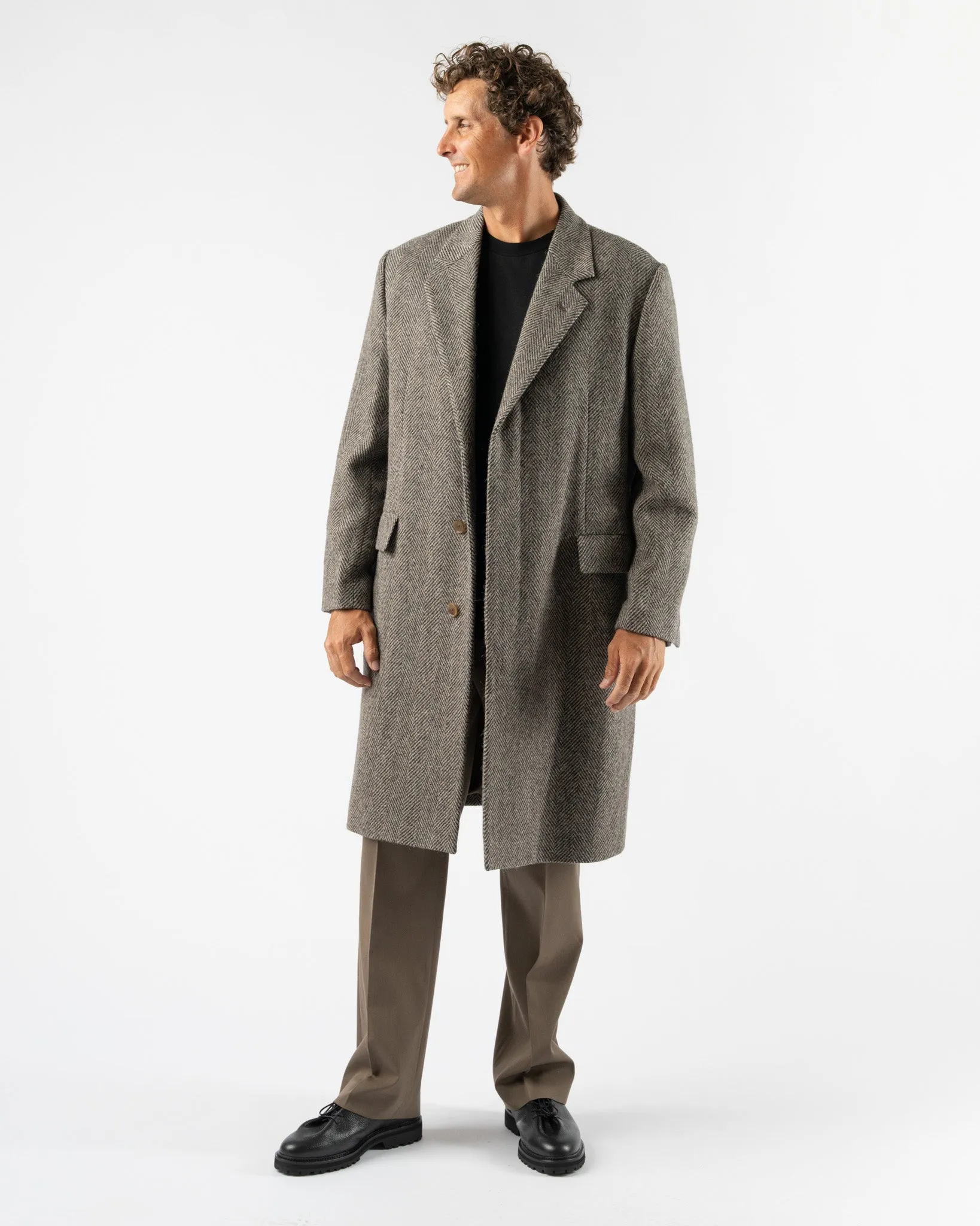 Auralee Lama Shetland Wool Tweed Chesterfield Coat in Khaki Tweed