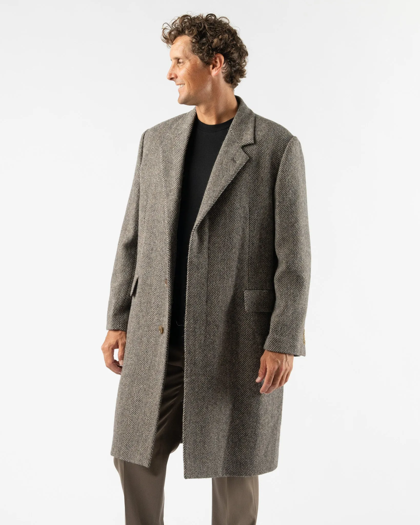 Auralee Lama Shetland Wool Tweed Chesterfield Coat in Khaki Tweed
