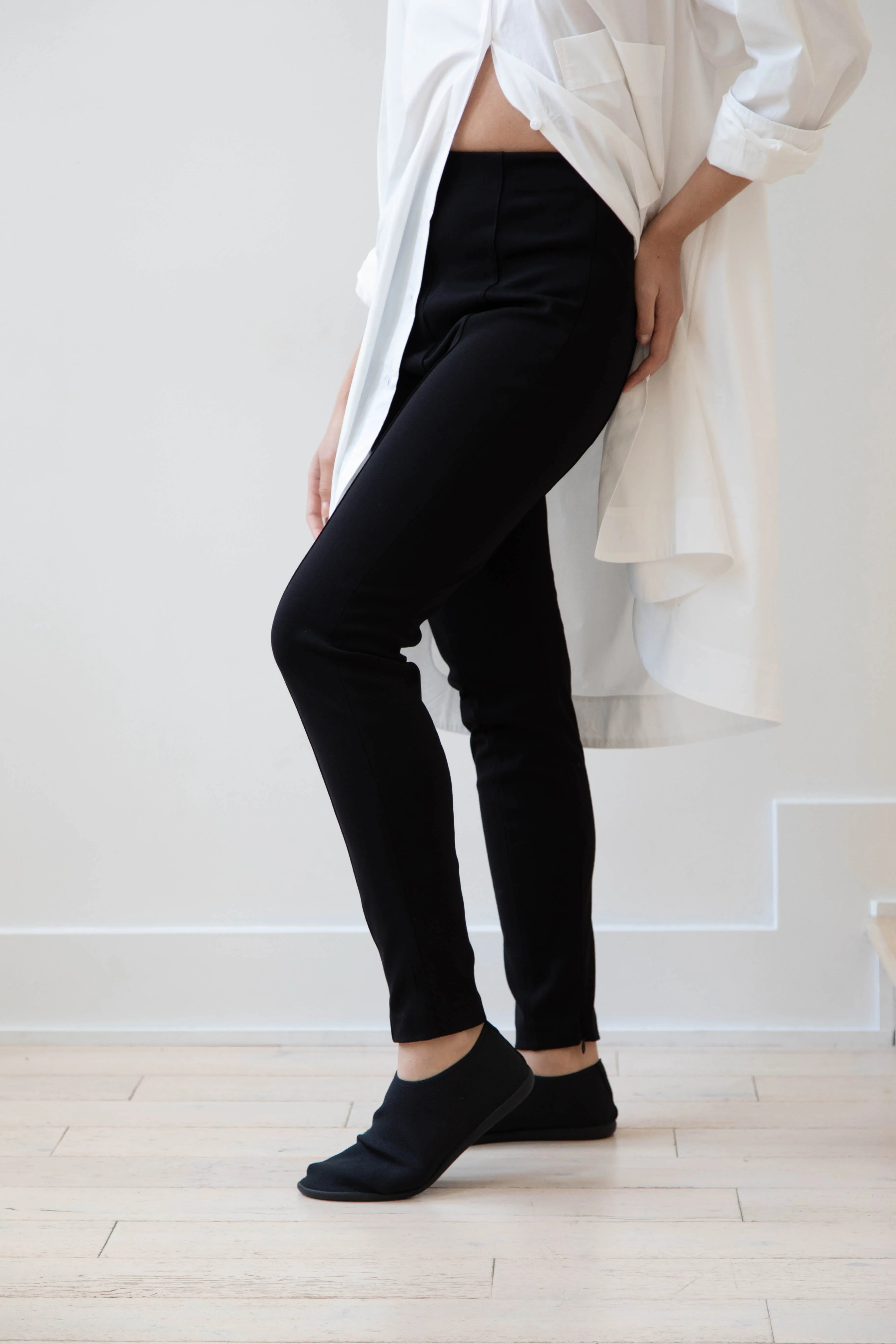 Auralee | Twist Smooth Skinny Pants in Black