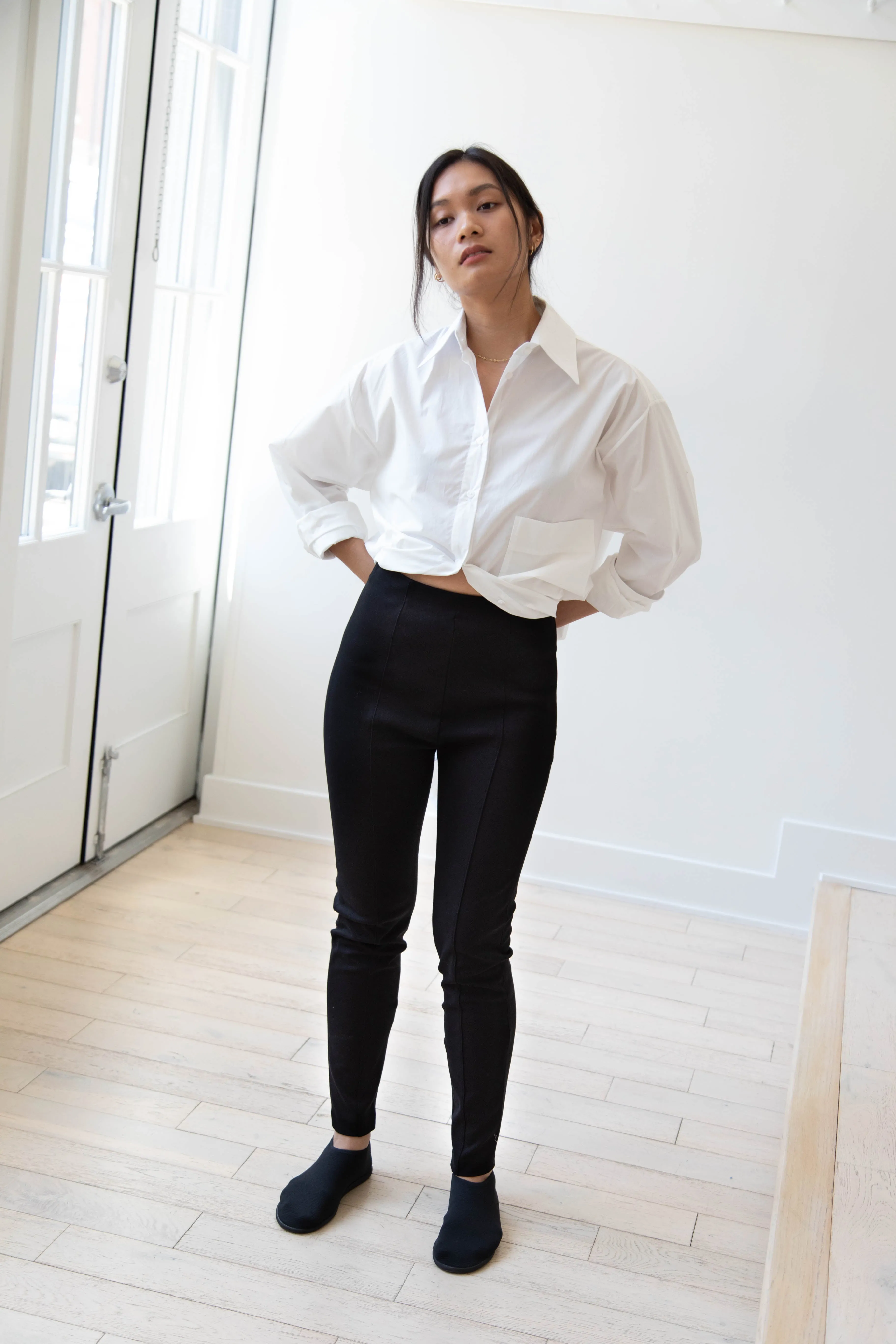 Auralee | Twist Smooth Skinny Pants in Black