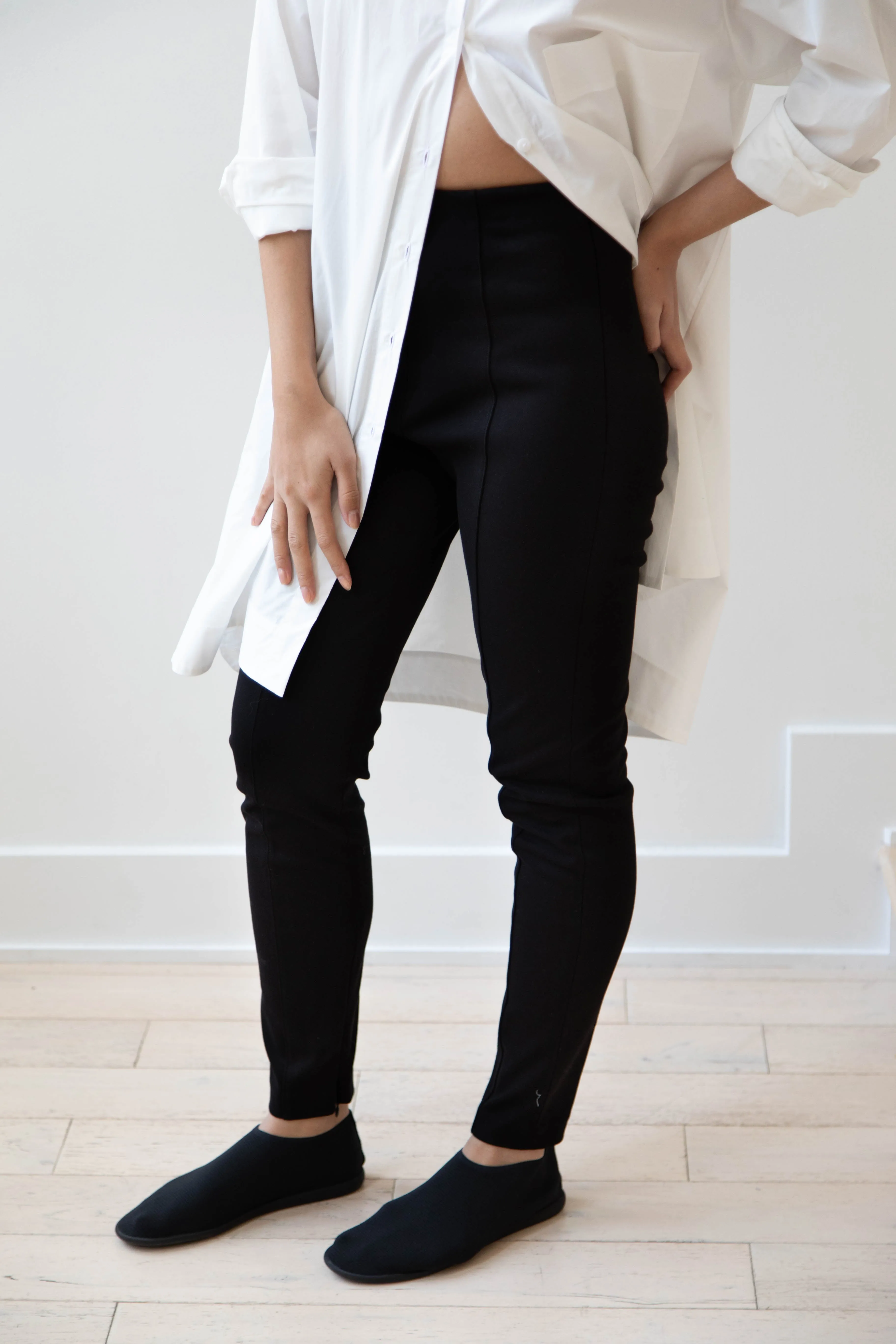 Auralee | Twist Smooth Skinny Pants in Black