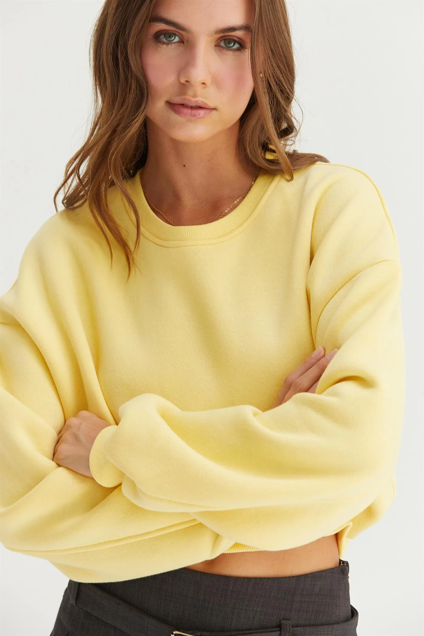 HF24E983-WASHED FRENCH TERRY CROPPED SWEATSHIRT