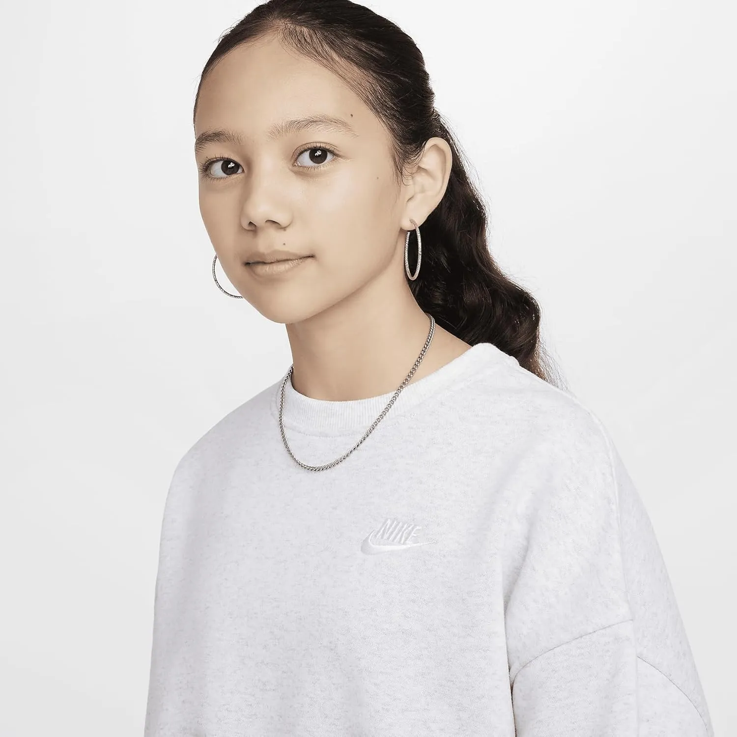 Nike Sportswear Club Fleece Girls' Boxy Crew-Neck Sweatshirt (FZ9244-051, Birch Heather/White)