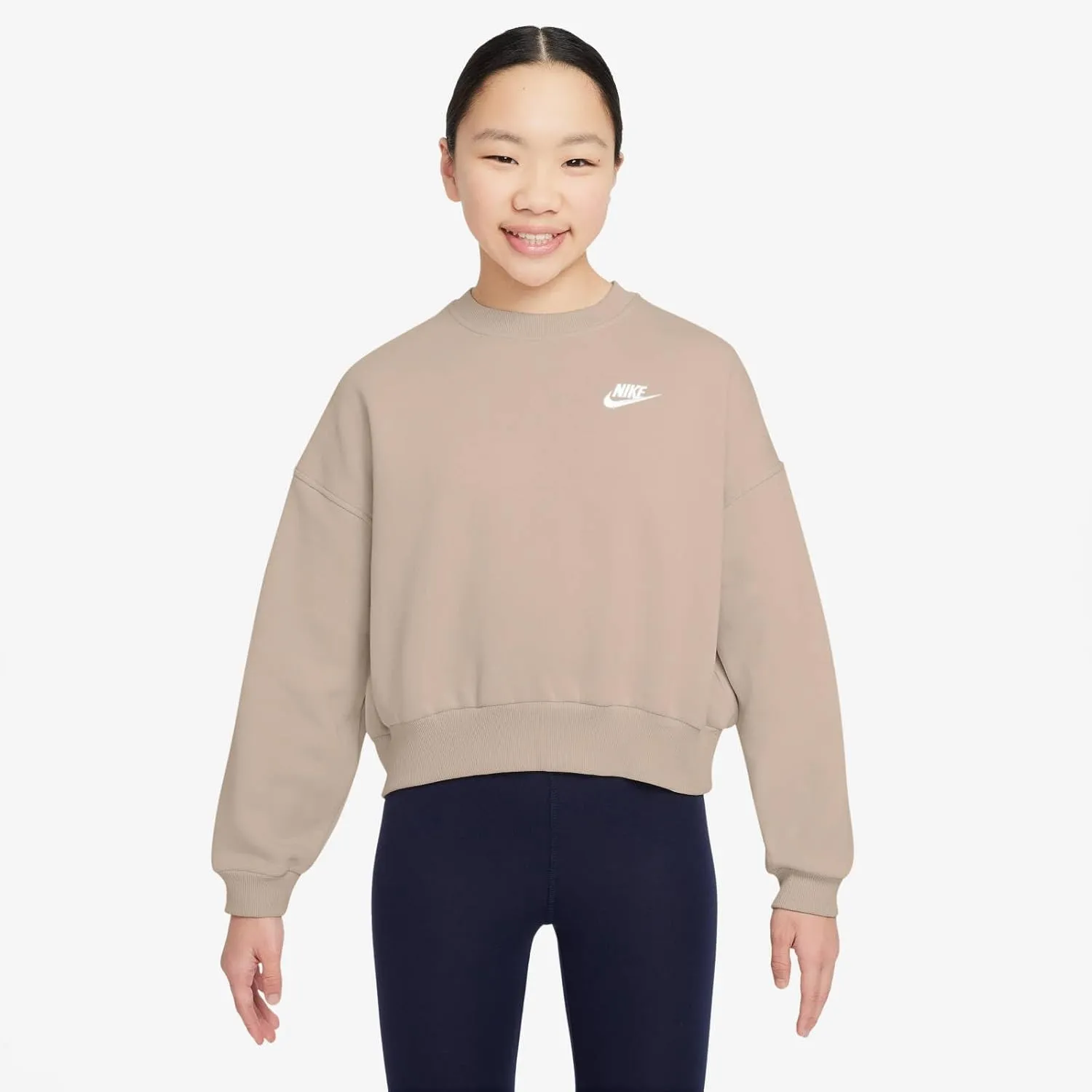 Nike Sportswear Club Fleece Girls' Boxy Crew-Neck Sweatshirt (FZ9244-126, Sanddrift/White)